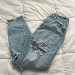 AE curvy mom jean
